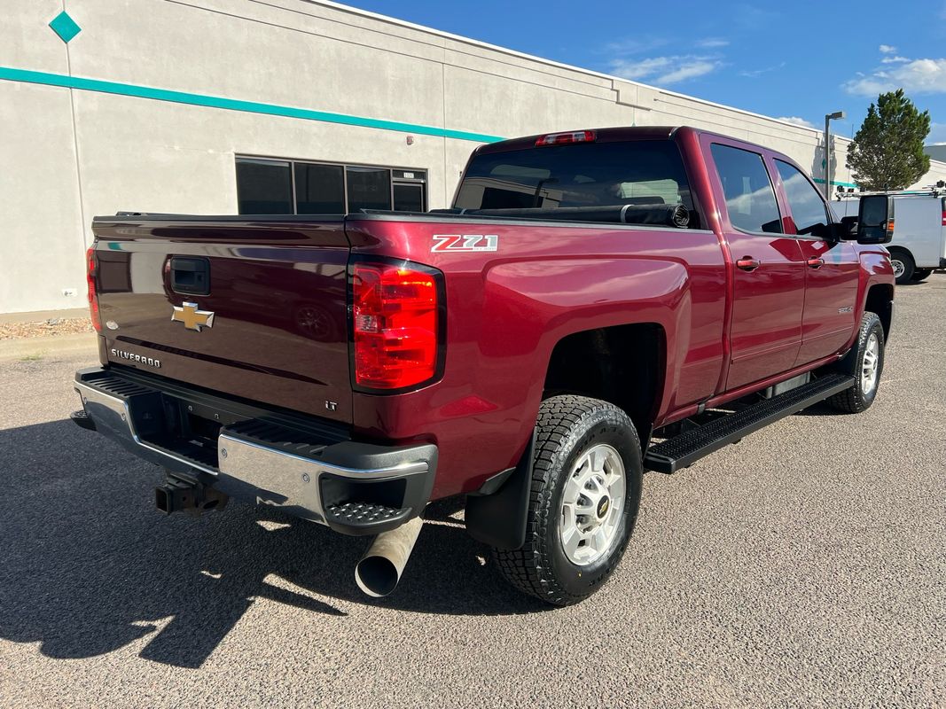 2016 Chevrolet Silverado 2500HD LT photo 3