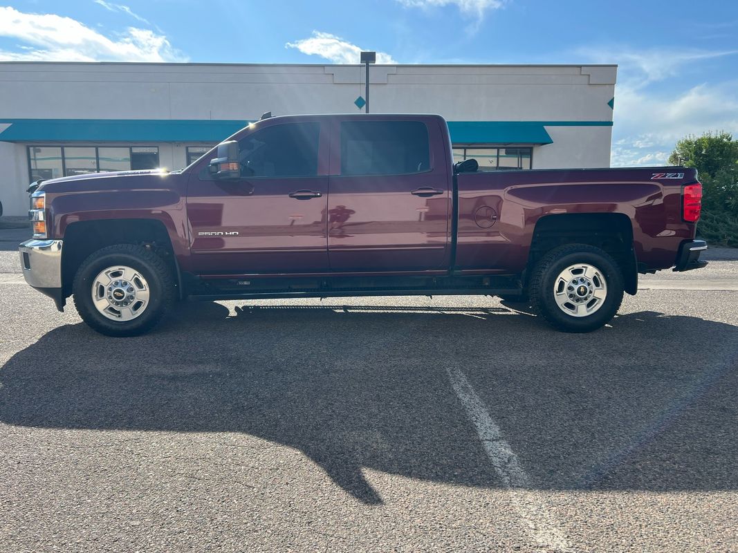 2016 Chevrolet Silverado 2500HD LT photo 6