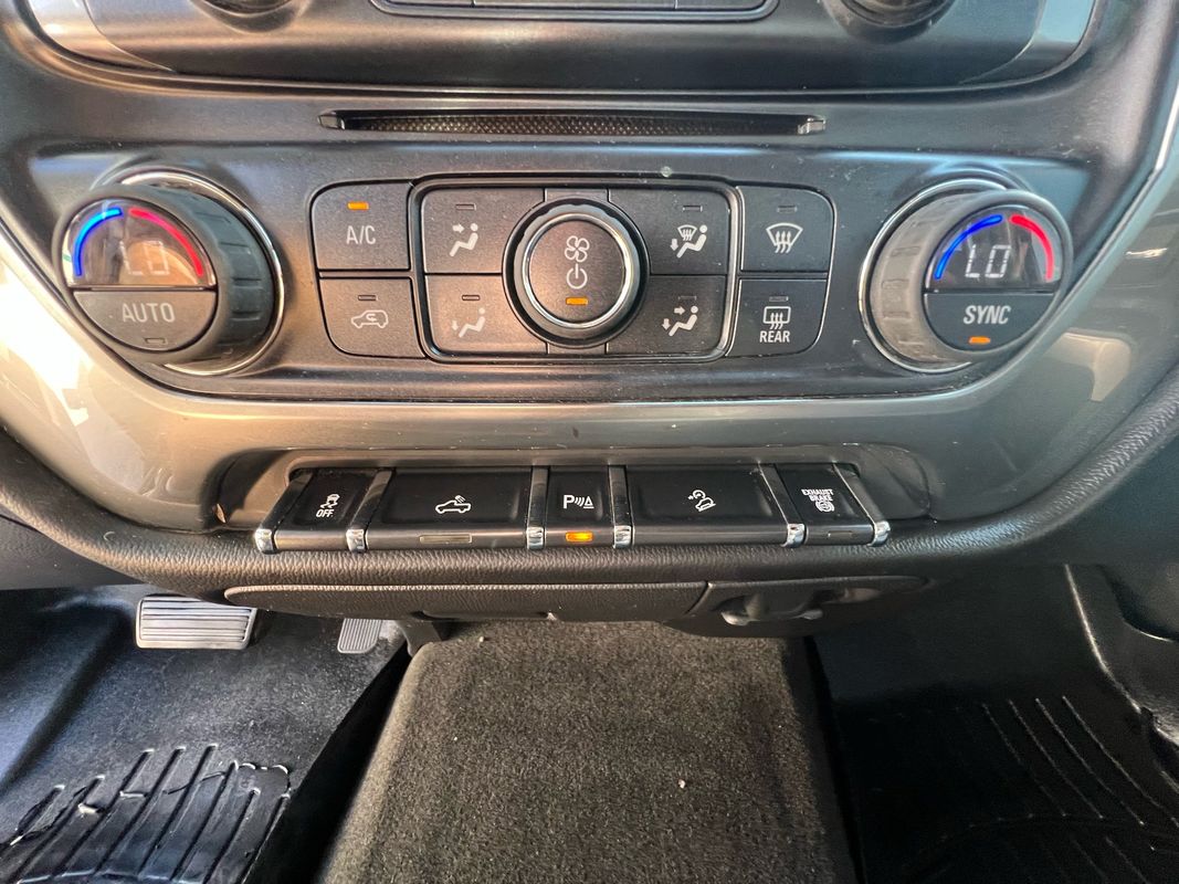 2016 Chevrolet Silverado 2500HD LT photo 20