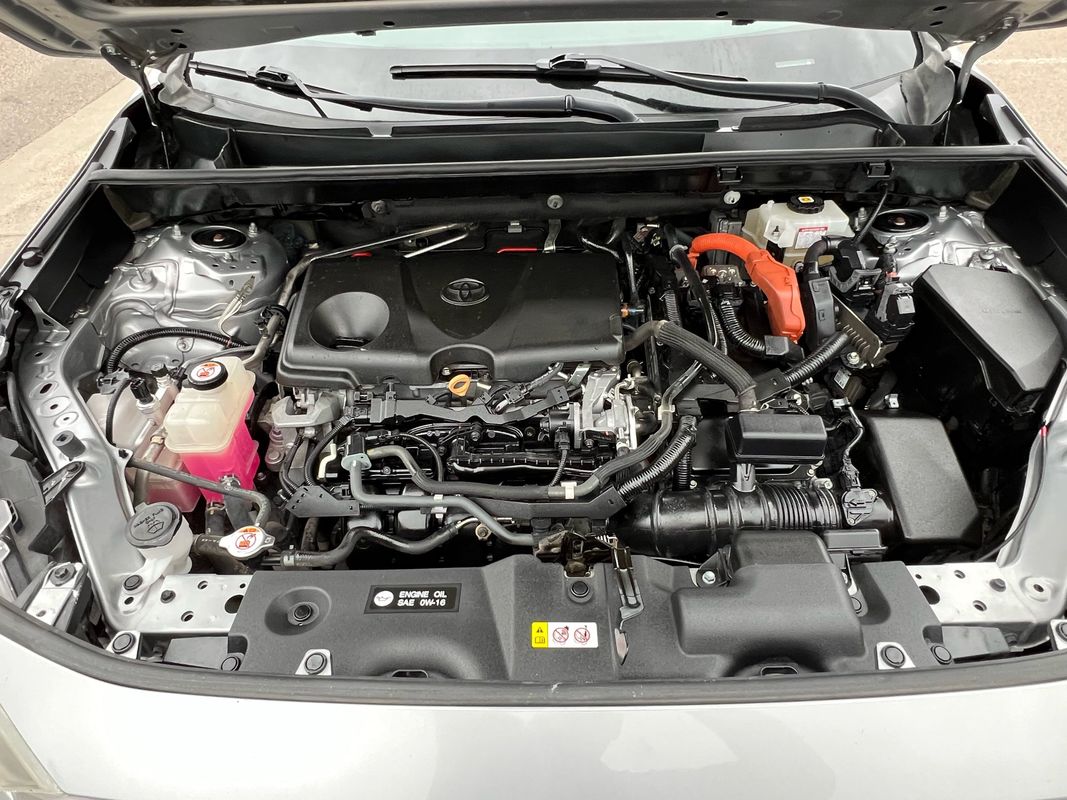 2021 Toyota RAV4 Hybrid LE photo 9