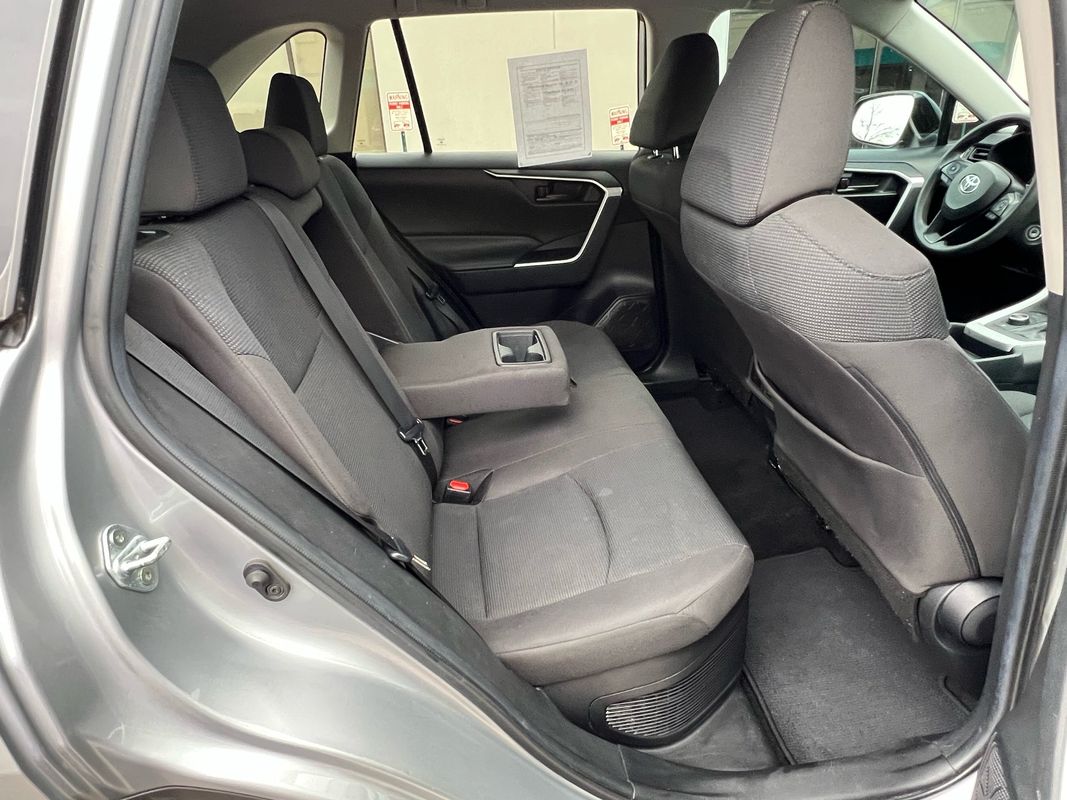 2021 Toyota RAV4 Hybrid LE photo 13