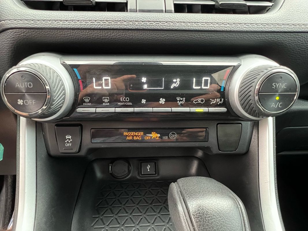 2021 Toyota RAV4 Hybrid LE photo 21