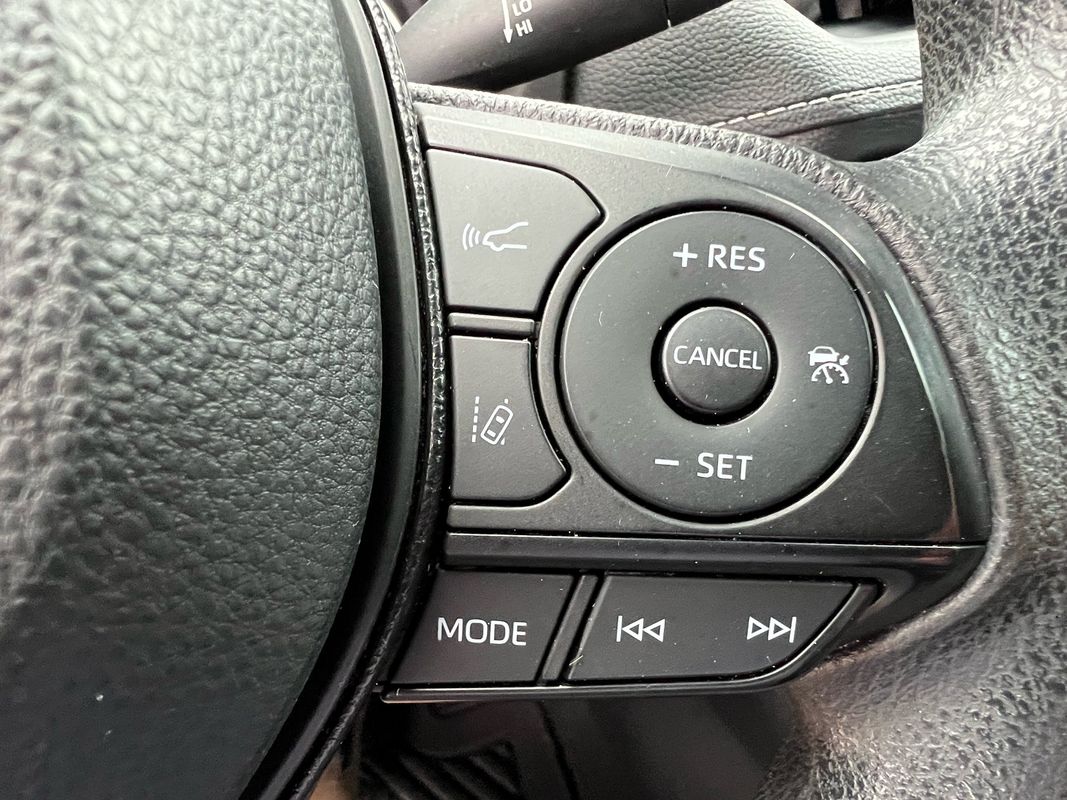 2021 Toyota RAV4 Hybrid LE photo 24