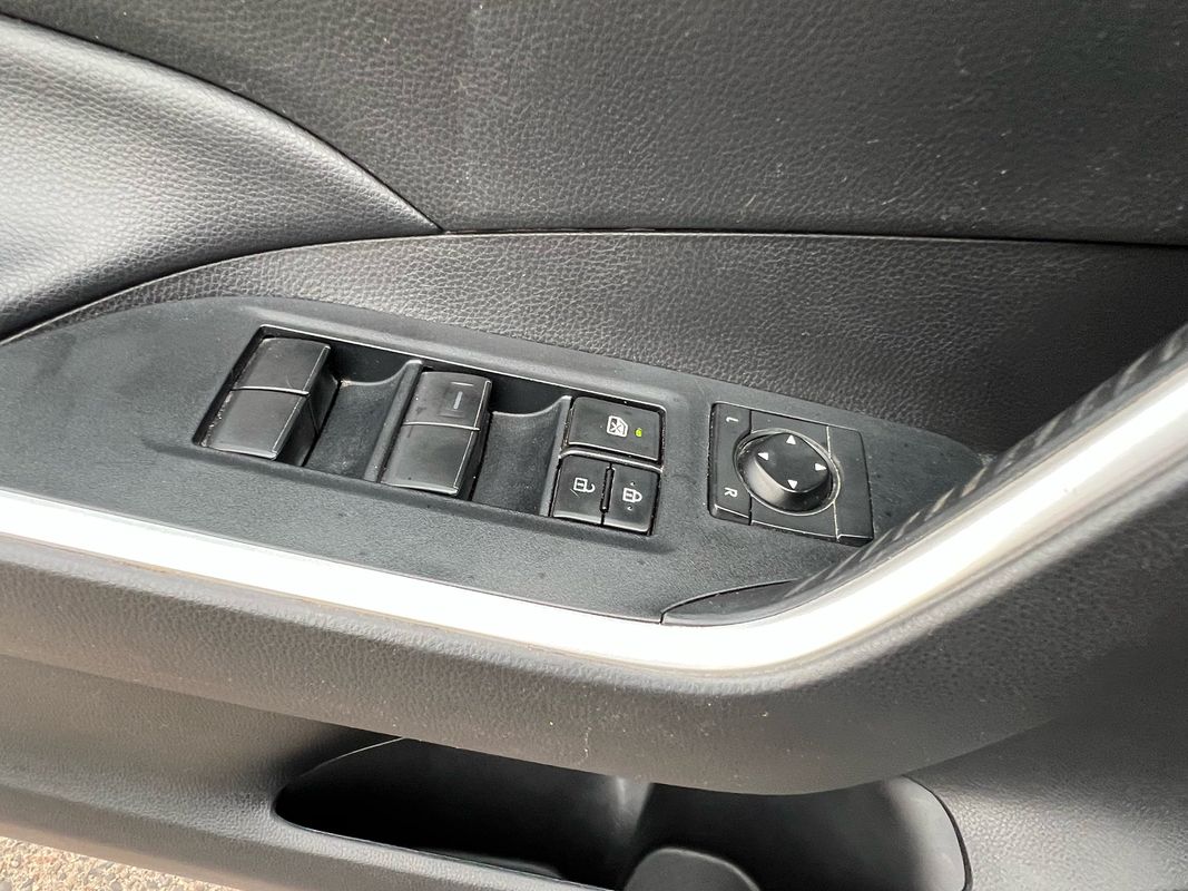 2021 Toyota RAV4 Hybrid LE photo 27