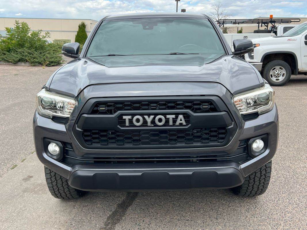 2022 Toyota Tacoma TRD Double Cab 4x4 photo 8
