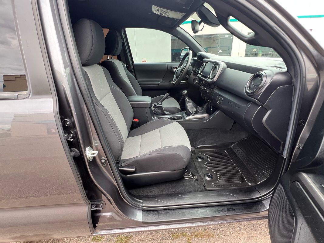 2022 Toyota Tacoma TRD Double Cab 4x4 photo 11