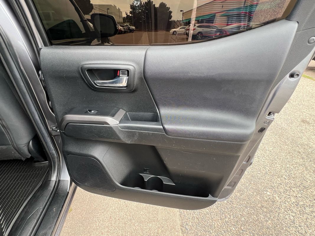 2022 Toyota Tacoma TRD Double Cab 4x4 photo 12