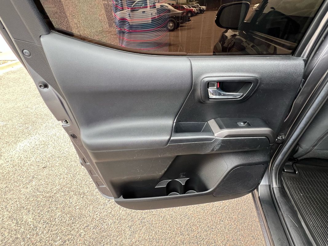 2022 Toyota Tacoma TRD Double Cab 4x4 photo 13