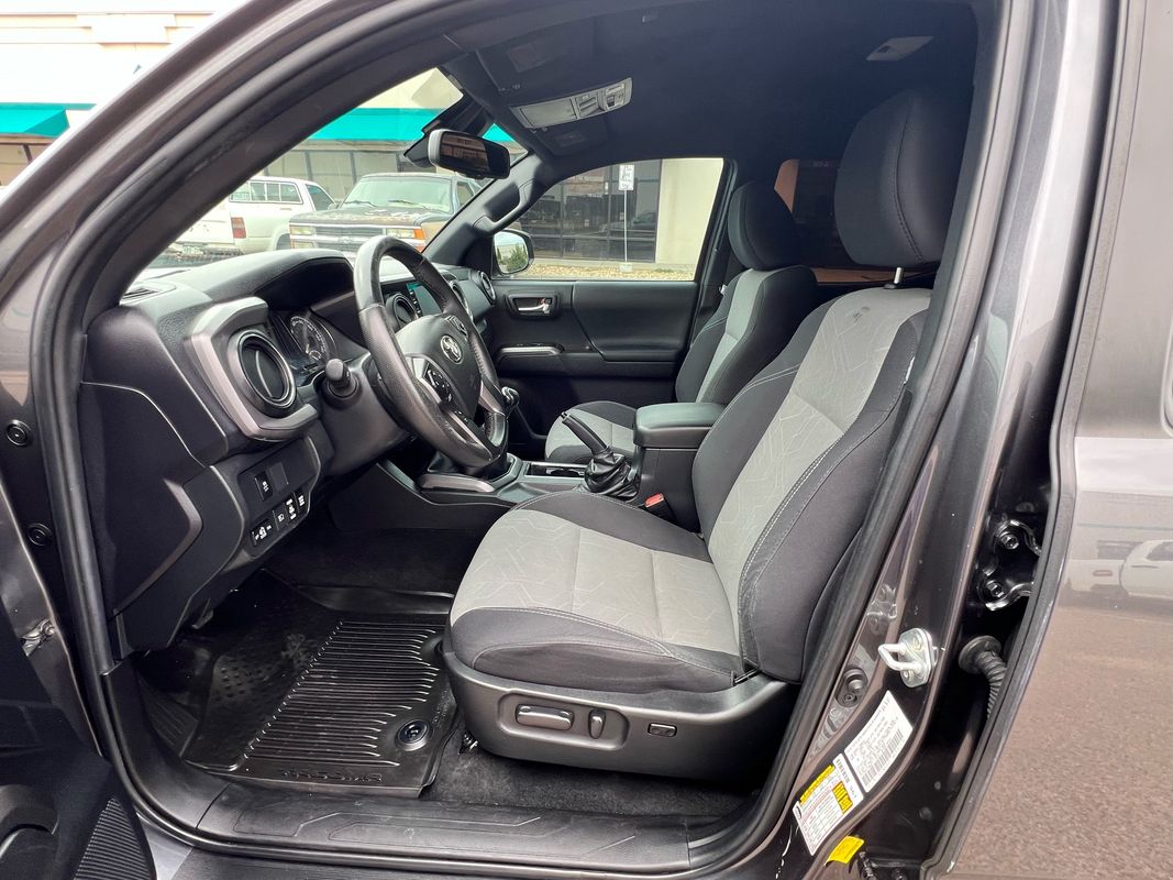 2022 Toyota Tacoma TRD Double Cab 4x4 photo 16