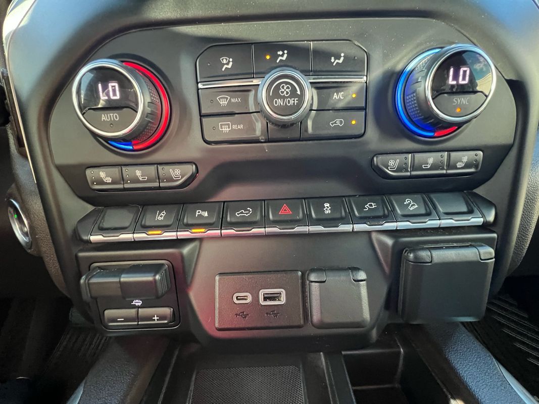 2020 Chevrolet Silverado 2500HD LTZ photo 24