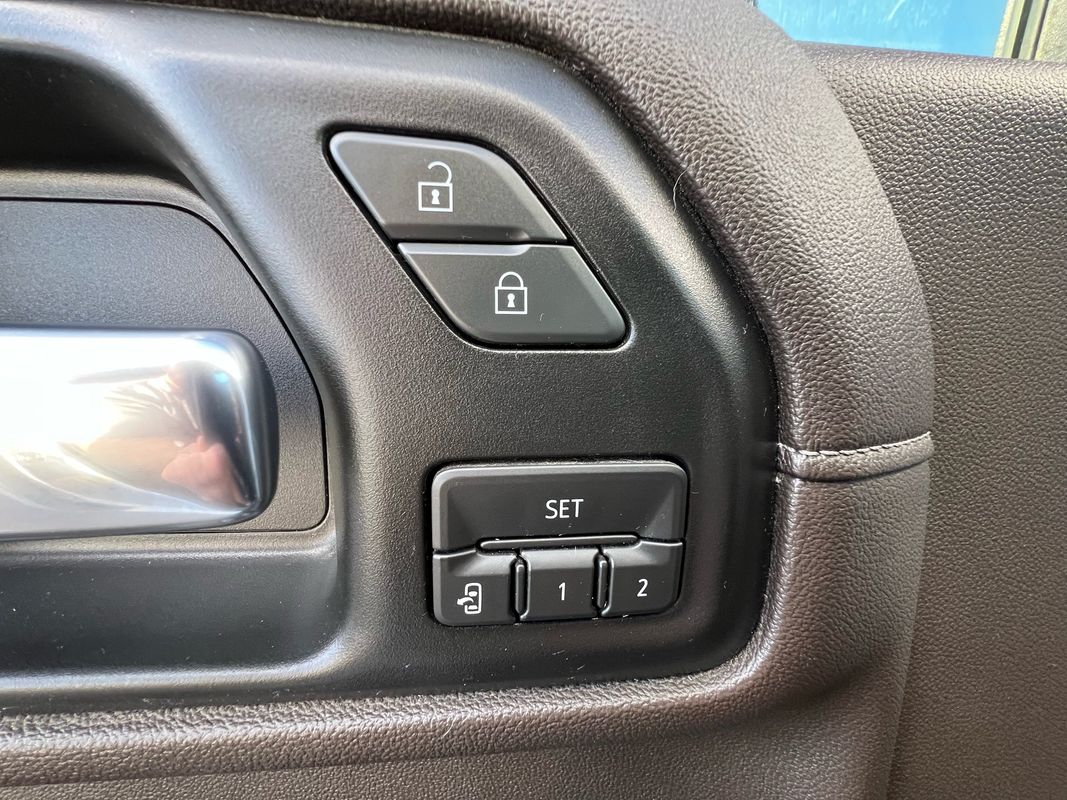 2020 Chevrolet Silverado 2500HD LTZ photo 38