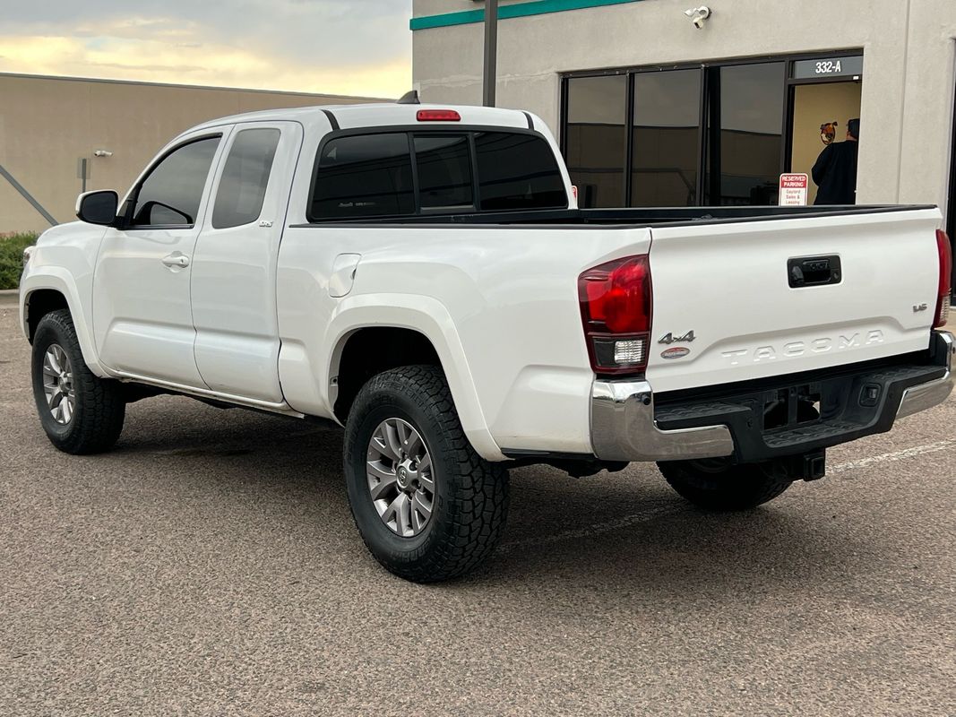 2018 Toyota Tacoma SR5 Access Cab 4x4 V6 photo 5