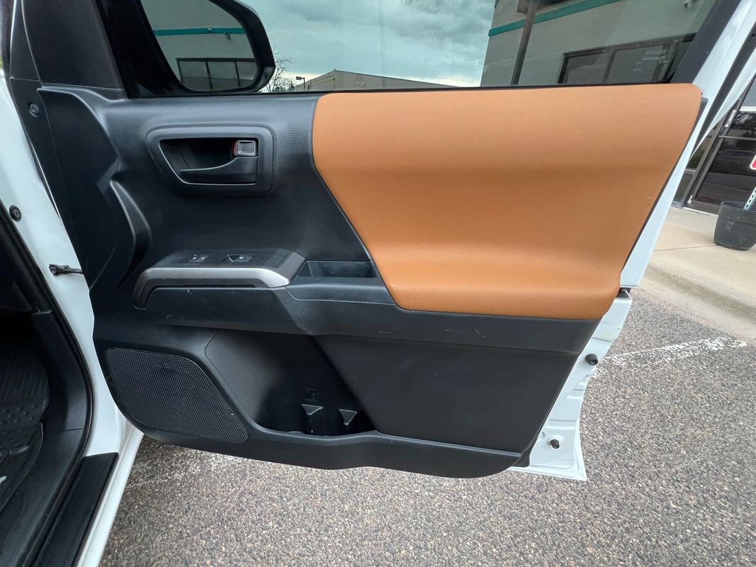 2018 Toyota Tacoma SR5 Access Cab 4x4 V6 photo 11