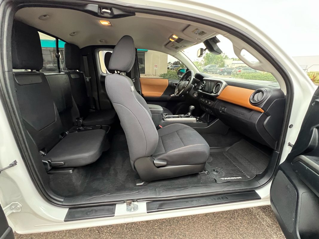 2018 Toyota Tacoma SR5 Access Cab 4x4 V6 photo 14