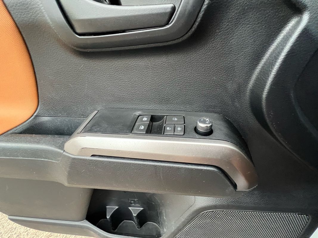 2018 Toyota Tacoma SR5 Access Cab 4x4 V6 photo 27
