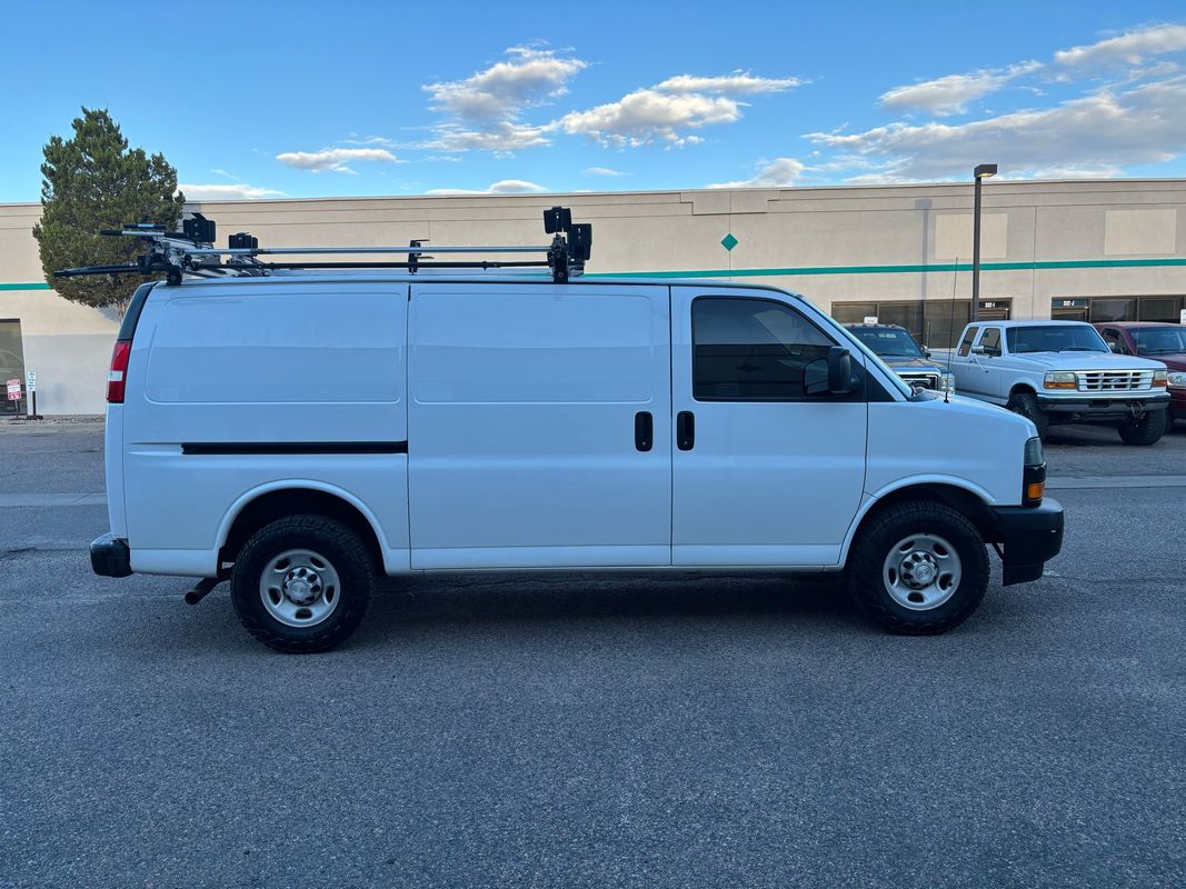 2018 Chevrolet Express 2500 Cargo Van photo 2