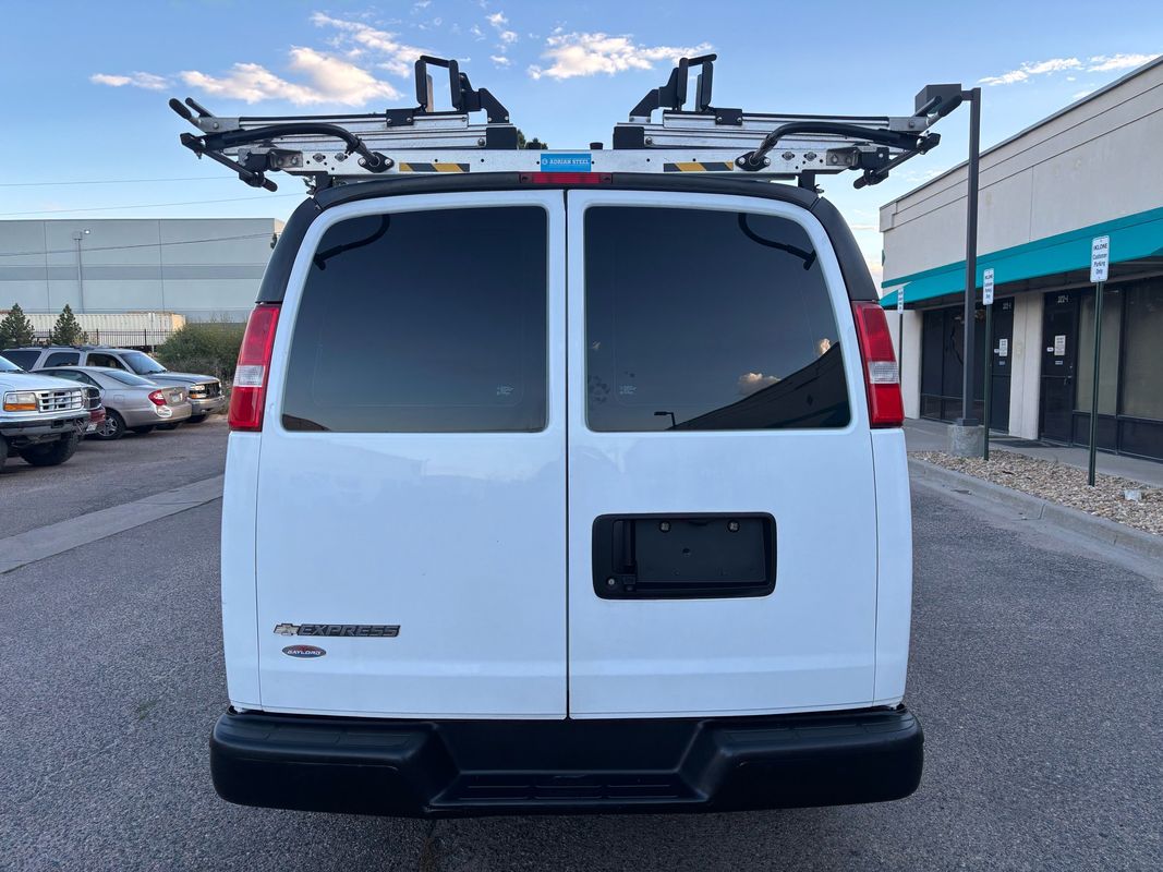 2018 Chevrolet Express 2500 Cargo Van photo 4