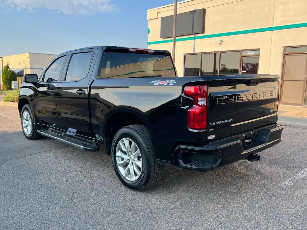 2023 Chevrolet Silverado 1500 Custom photo 3
