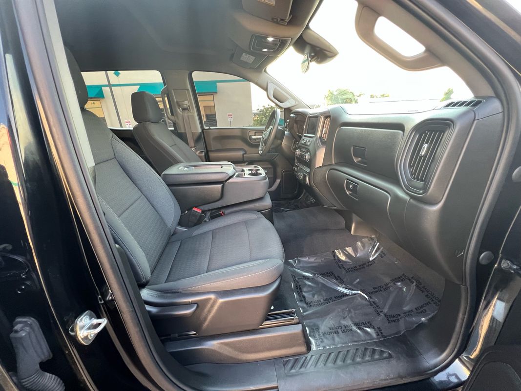 2023 Chevrolet Silverado 1500 Custom photo 10