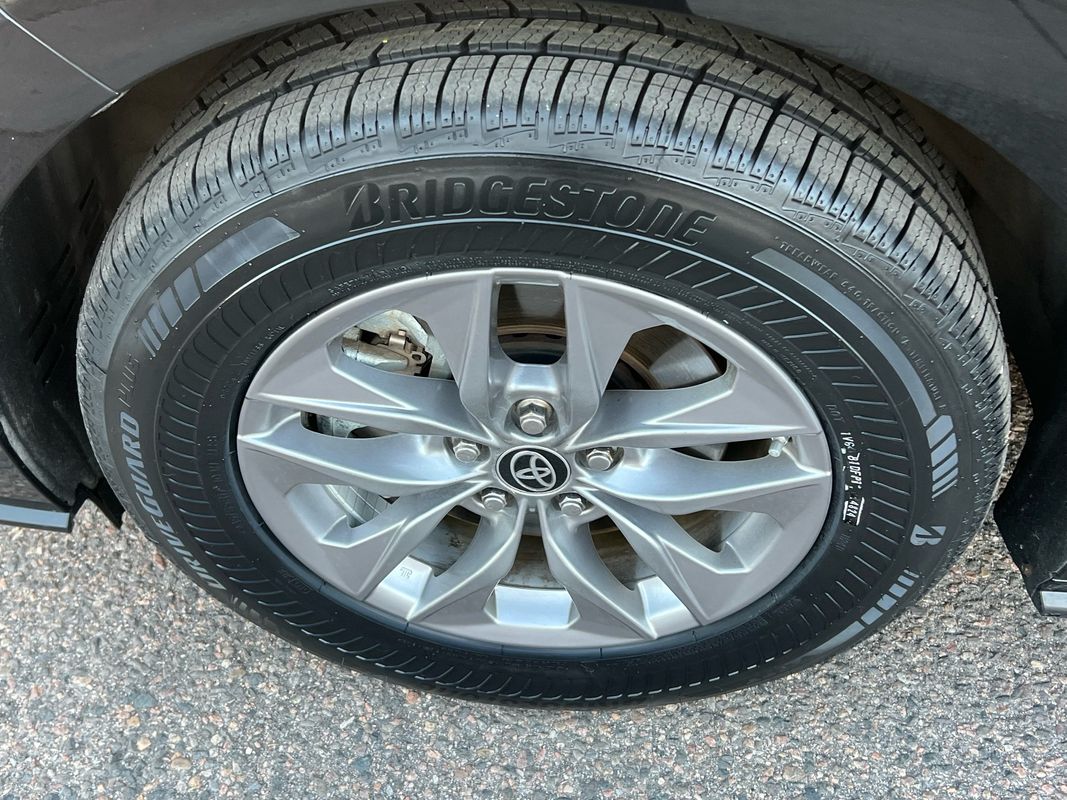 2021 Toyota Sienna XLE Hybrid photo 8