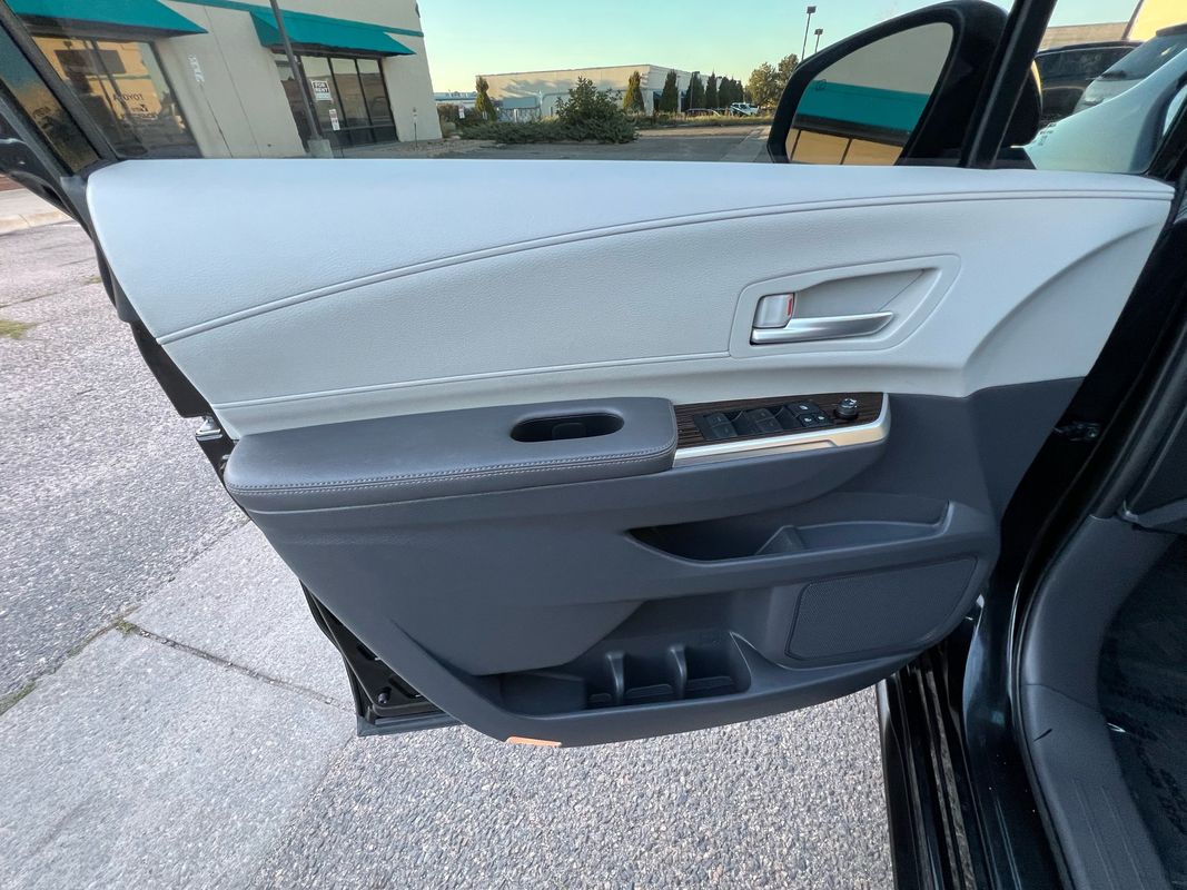 2021 Toyota Sienna XLE Hybrid photo 20