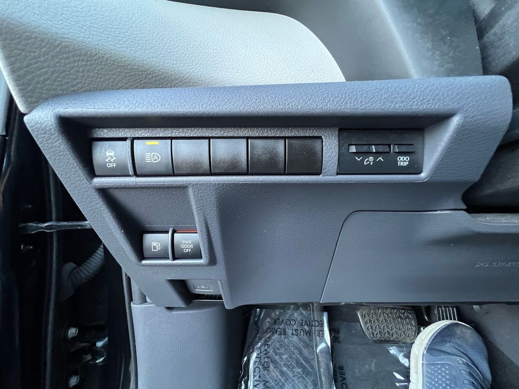 2021 Toyota Sienna XLE Hybrid photo 30