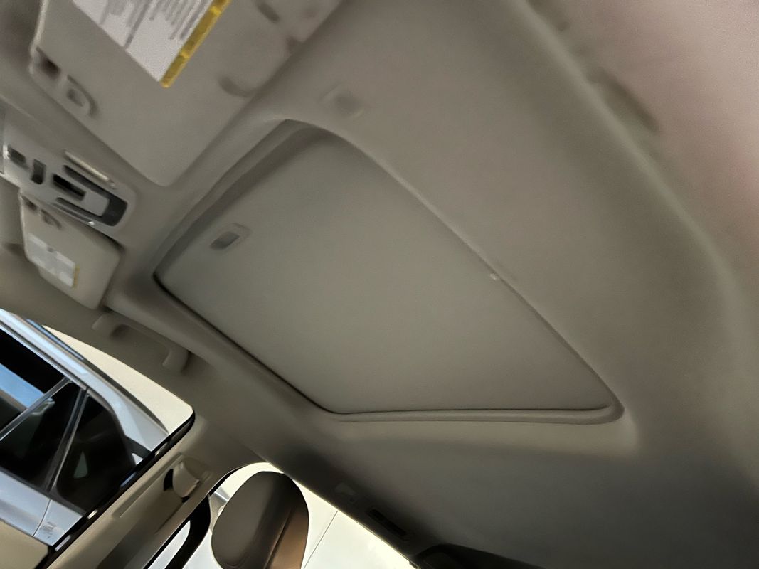 2021 Toyota Sienna XLE Hybrid photo 32