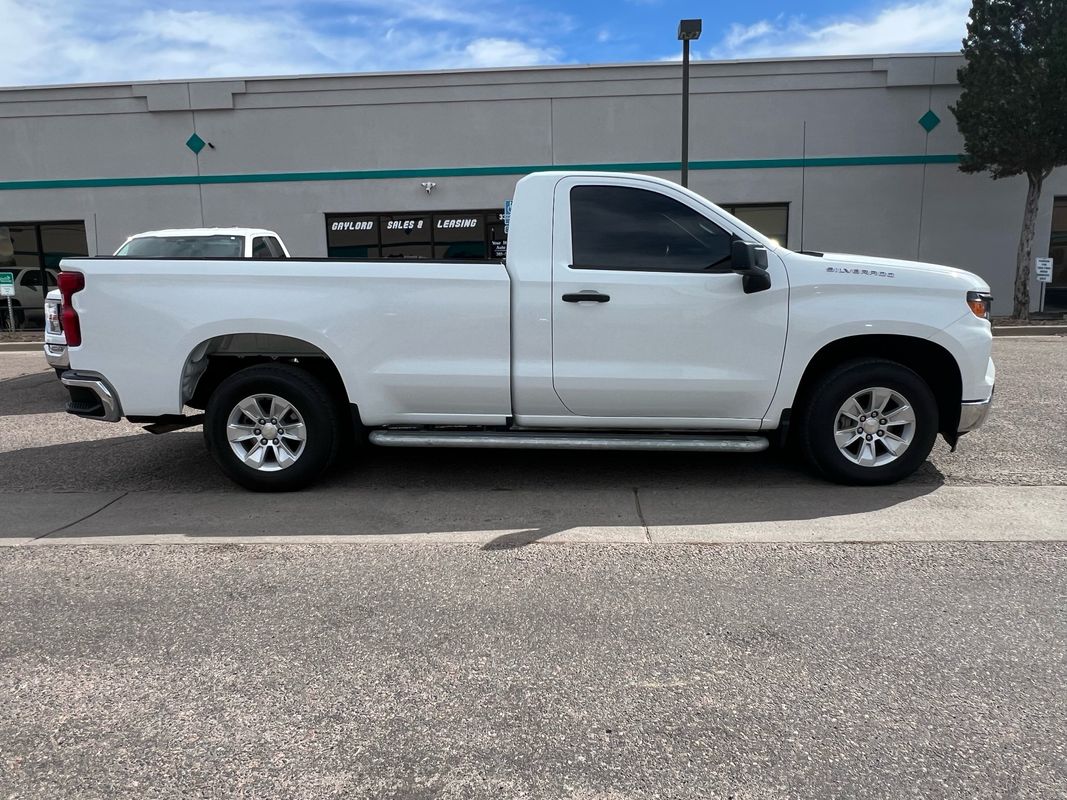2023 Chevrolet Silverado 1500 photo 2