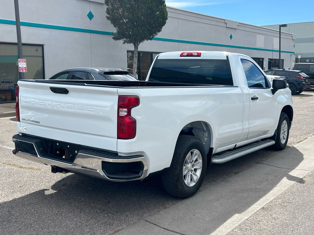 2023 Chevrolet Silverado 1500 photo 3