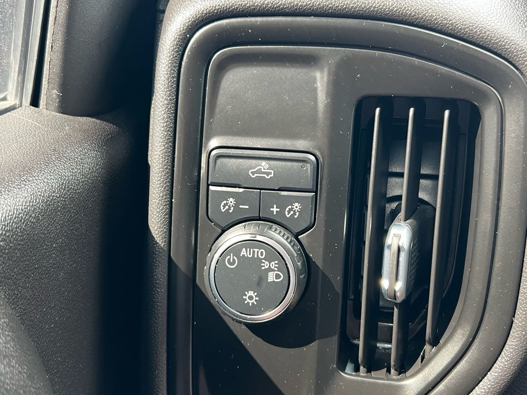 2023 Chevrolet Silverado 1500 photo 23