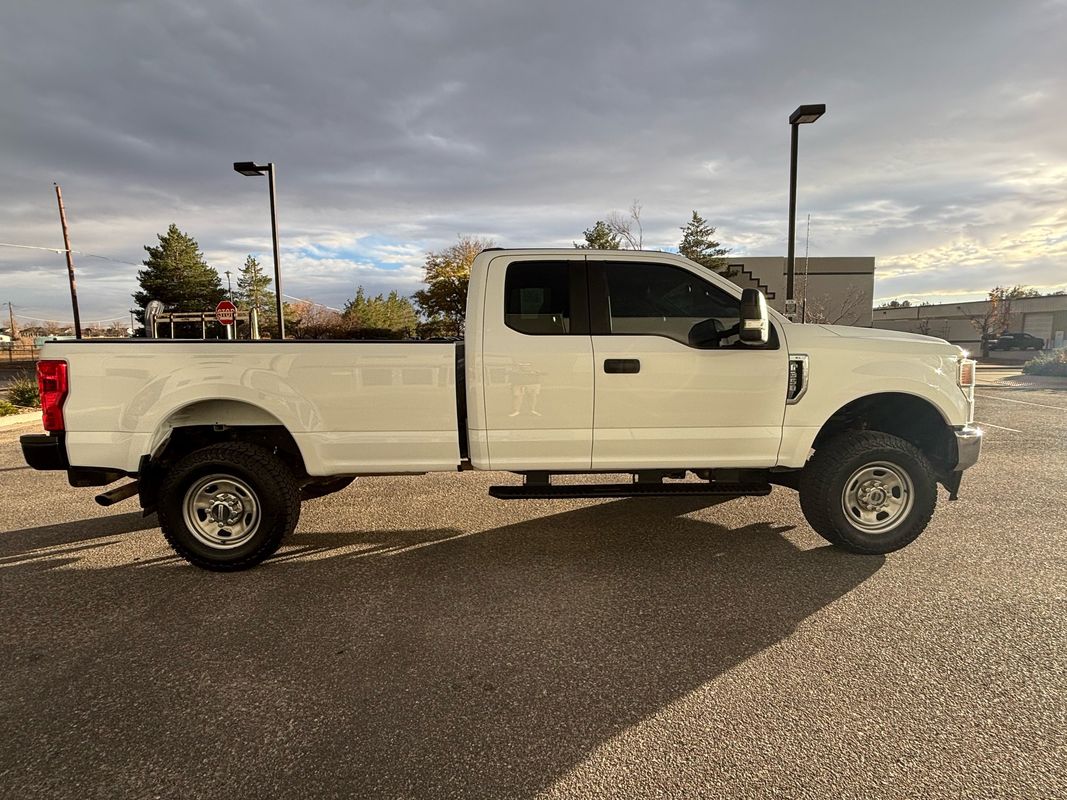 2022 Ford F-350 XL photo 2