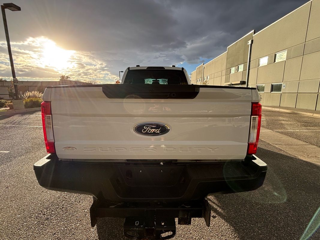 2022 Ford F-350 XL photo 4