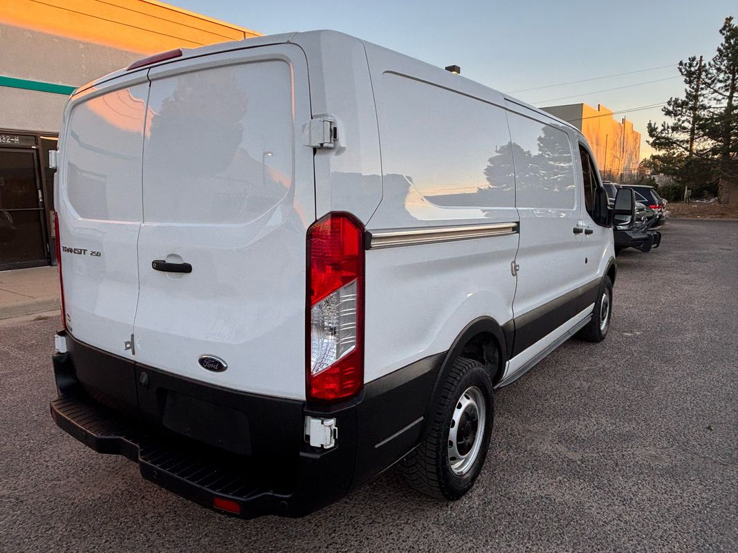 2019 Ford Transit Cargo Van photo 3