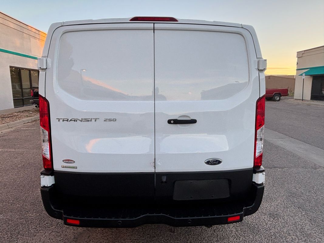 2019 Ford Transit Cargo Van photo 4