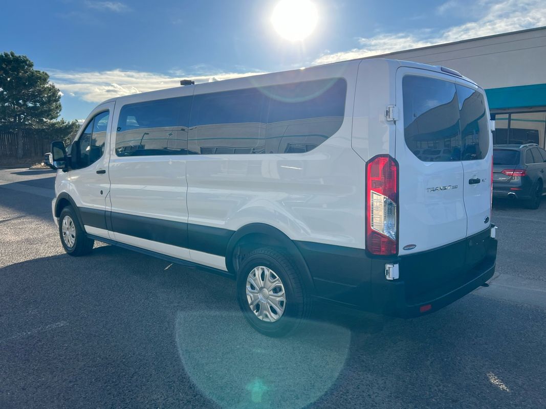 2022 Ford Transit Passenger XLT photo 4