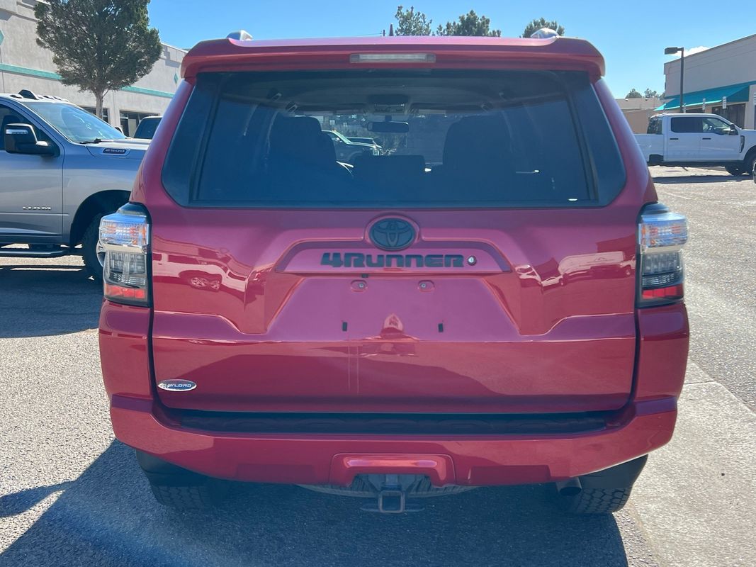 2016 Toyota 4Runner SR5 photo 4