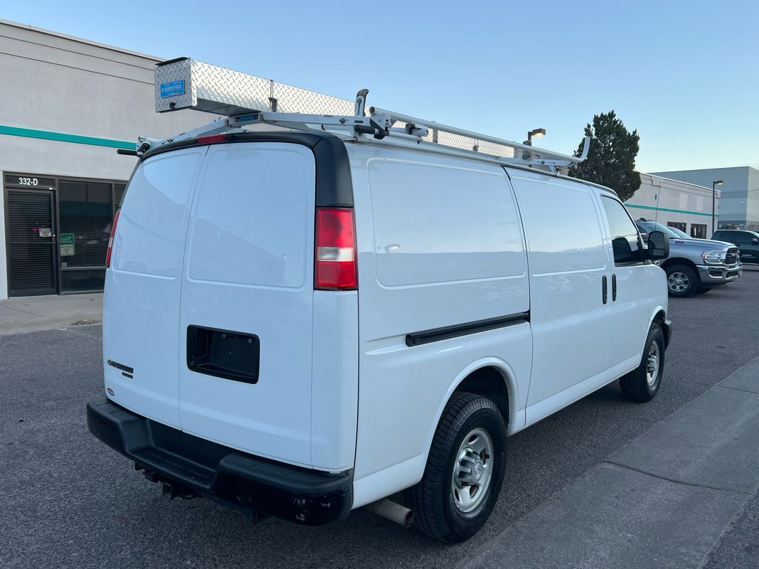 2015 Chevrolet Express 3500 Cargo Van photo 2