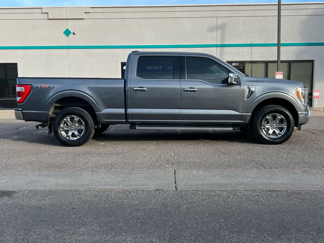 2023 Ford F-150 Lariat photo 2