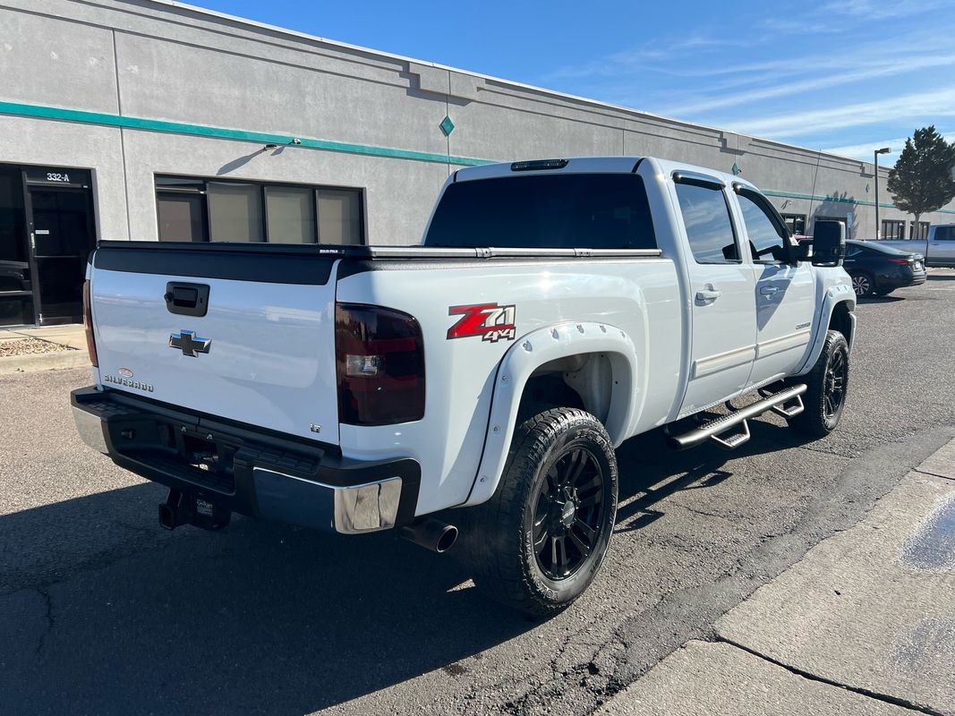 2014 Chevrolet Silverado 2500HD LT Z71 photo 3