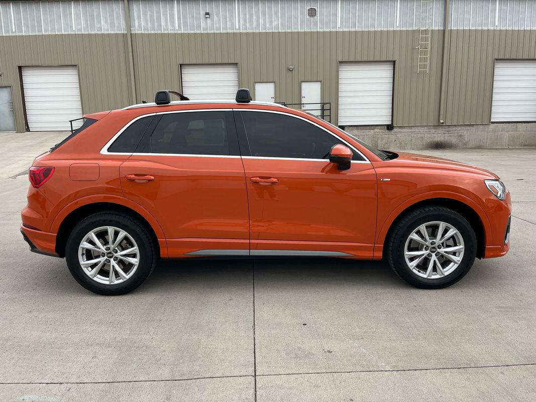 2022 Audi Q3 S line Premium Plus 45 TFSI photo 2