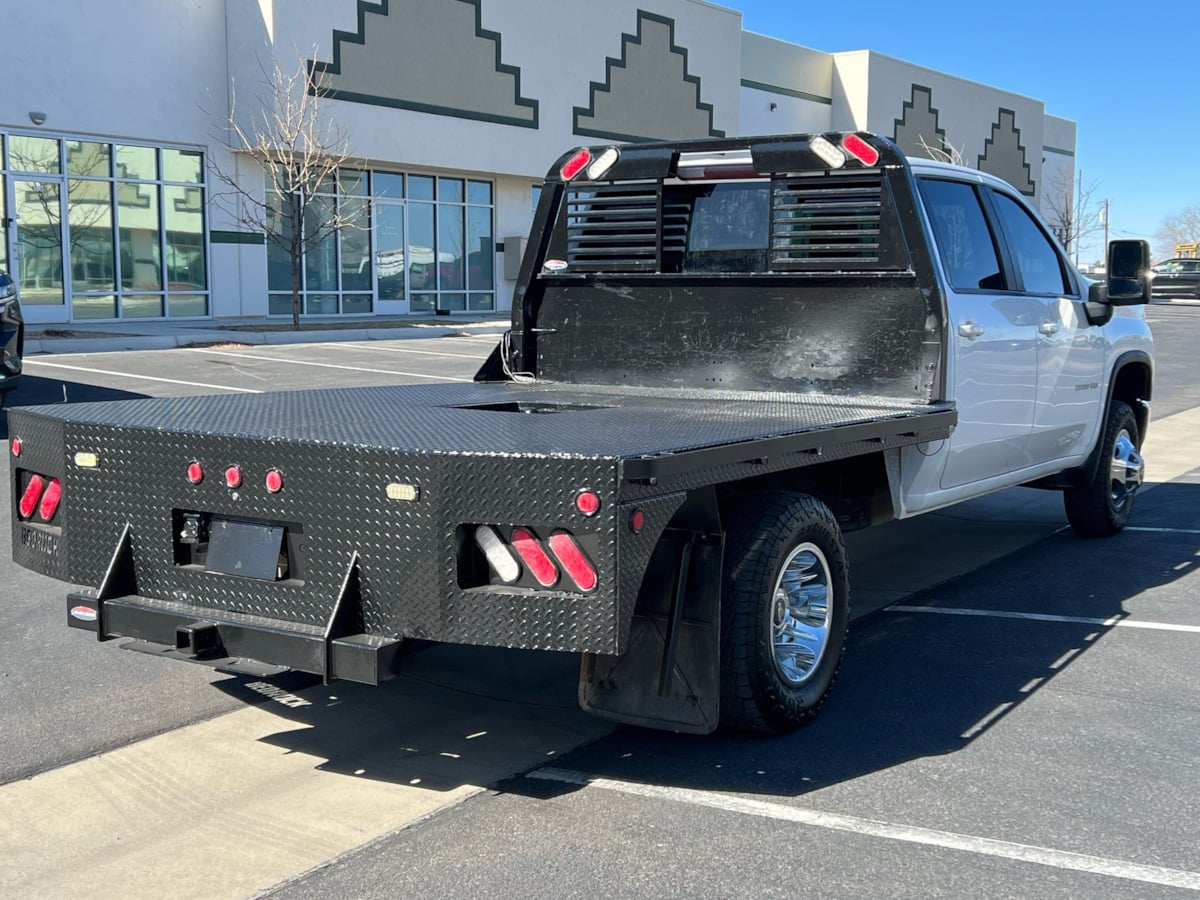 2022 Chevrolet Silverado 3500HD LT - Photo 3