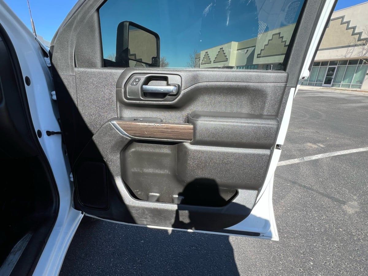 2022 Chevrolet Silverado 3500HD LT - Photo 11