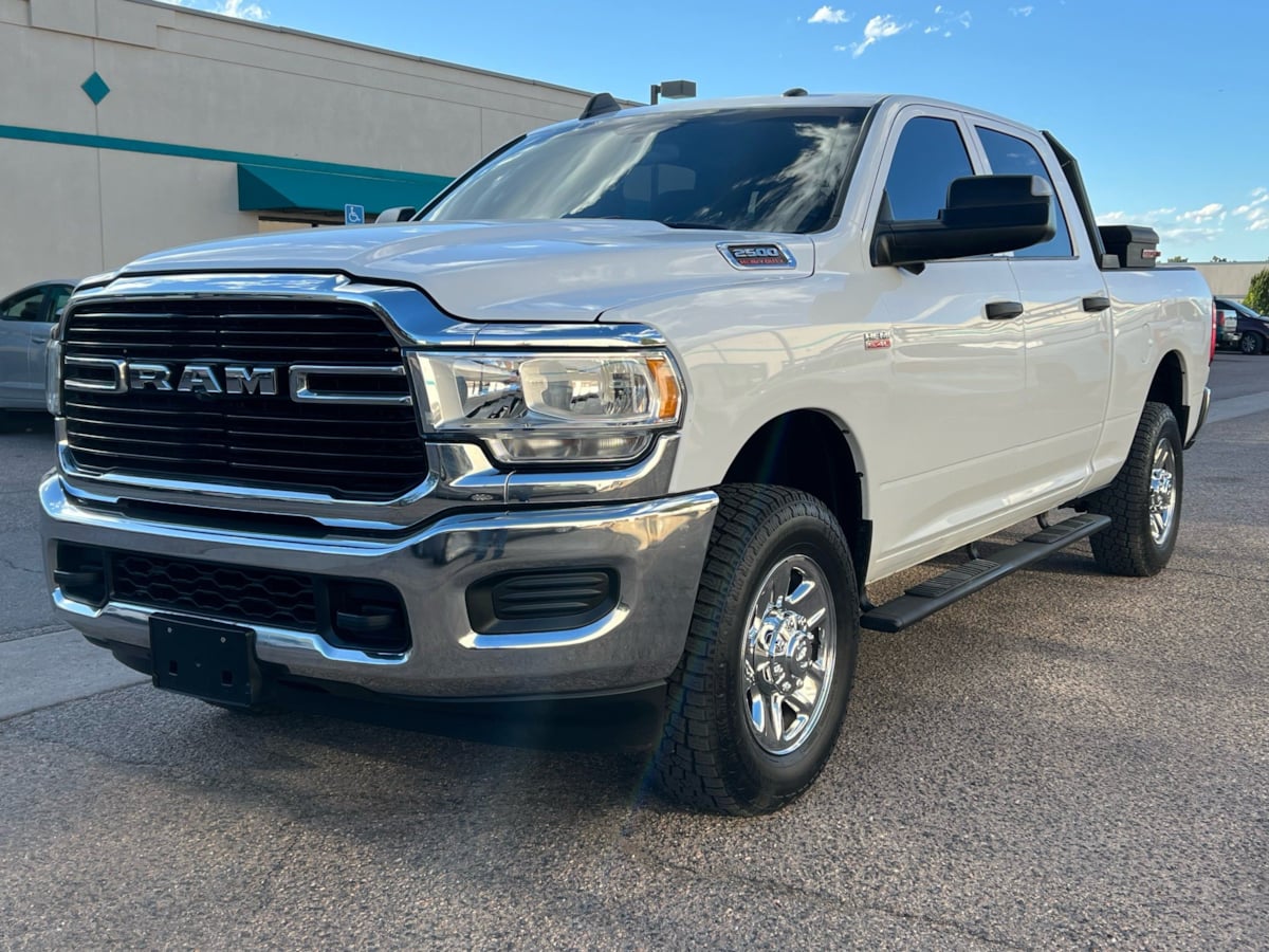 View vehicle photo 7