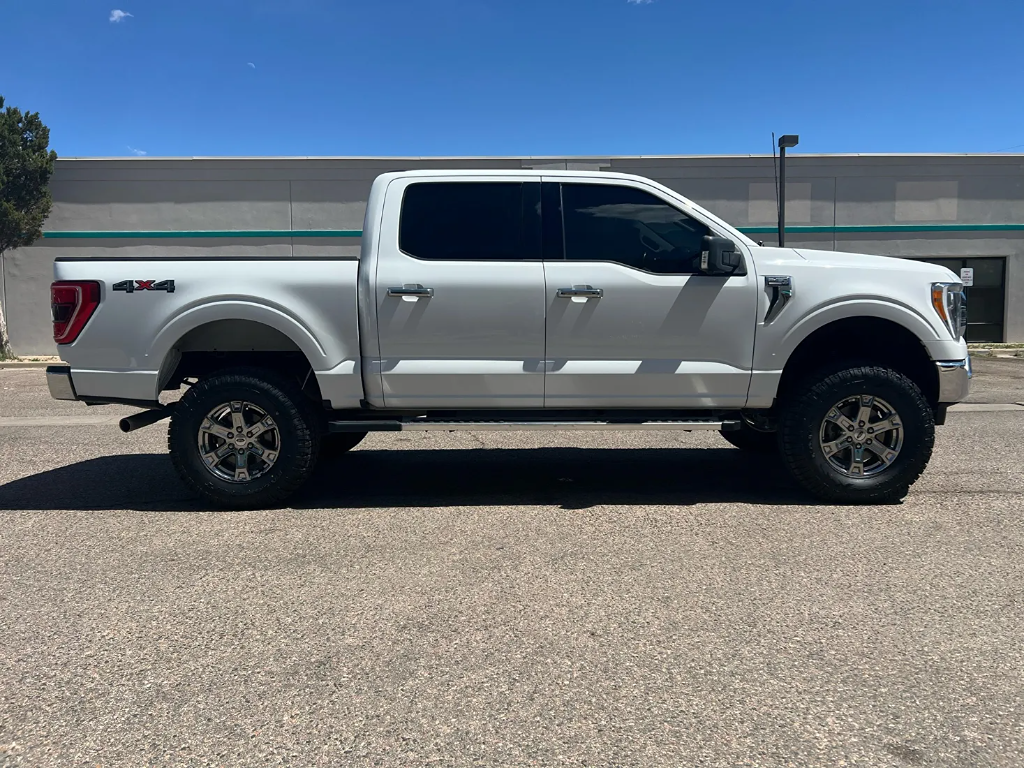 2022 Ford F-150 XLT - Photo 2