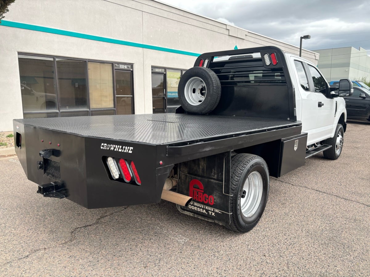 2020 Ford F-350 Super Duty Chassis Cab XL - Photo 3