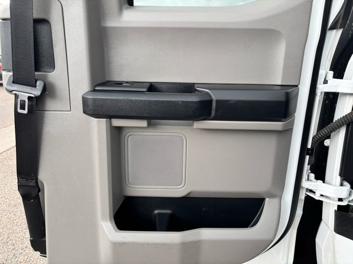 2020 Ford F-350 Super Duty Chassis Cab XL - Photo 16