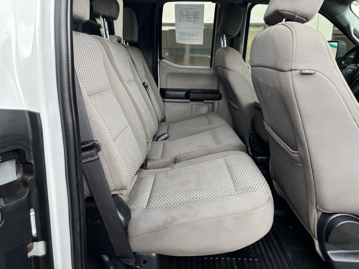 2020 Ford F-350 Super Duty Chassis Cab XL - Photo 17