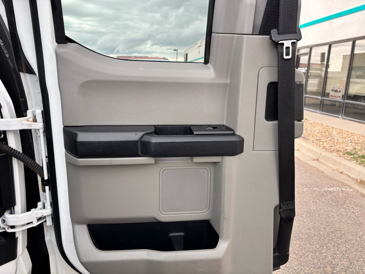 2020 Ford F-350 Super Duty Chassis Cab XL - Photo 18
