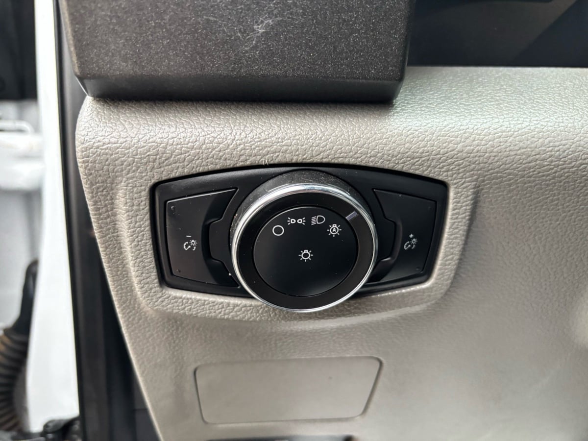2020 Ford F-350 Super Duty Chassis Cab XL - Photo 23