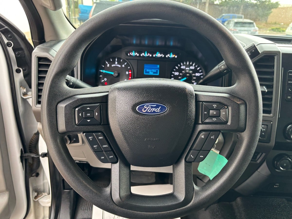 2020 Ford F-350 Super Duty Chassis Cab XL - Photo 24